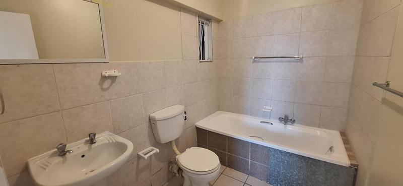 To Let 2 Bedroom Property for Rent in Strand Western Cape